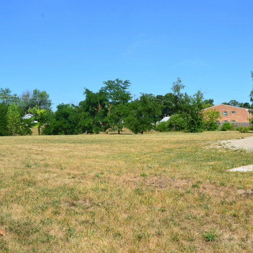 2.759+/- acre empty lot located on Spy Run Exd., minutes from War Memorial Coliseum.